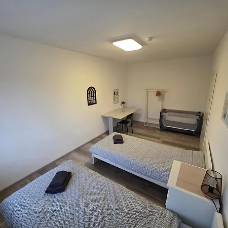 Doppelzimmer Fuer Bis Zu 4 Personen - 4 Og * Duisbourg