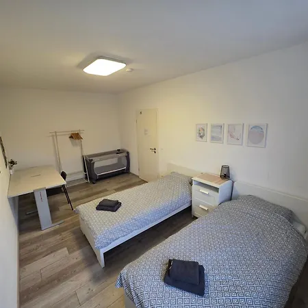 Ubytování v soukromí Doppelzimmer Fuer Bis Zu 4 Personen - 4 Og *