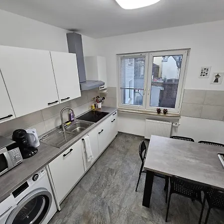 Ubytování v soukromí Doppelzimmer Fuer Bis Zu 4 Personen - 4 Og *